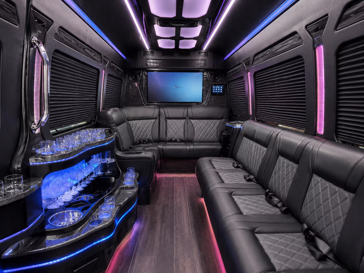 airport shuttle buses to and from capital region international airport lan