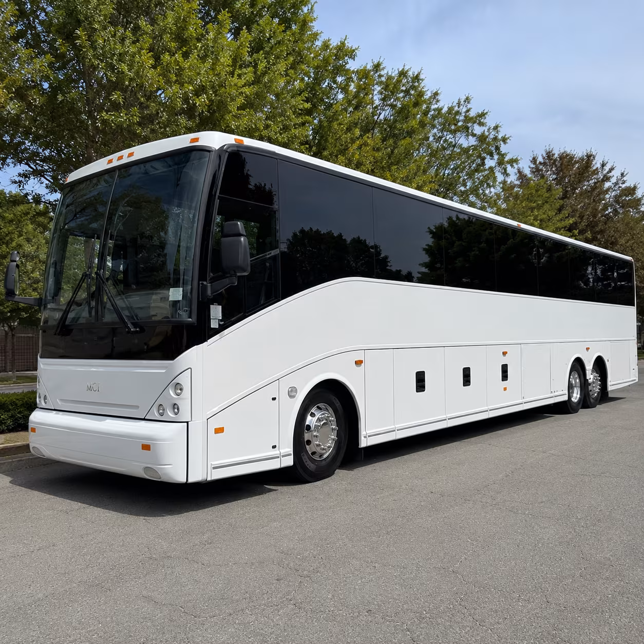 shuttle bus service to detroit metropolitan airport dtw from lansing